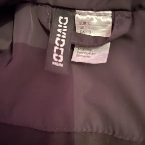 H&M Black Puffer Vest - Picture 3 of 3